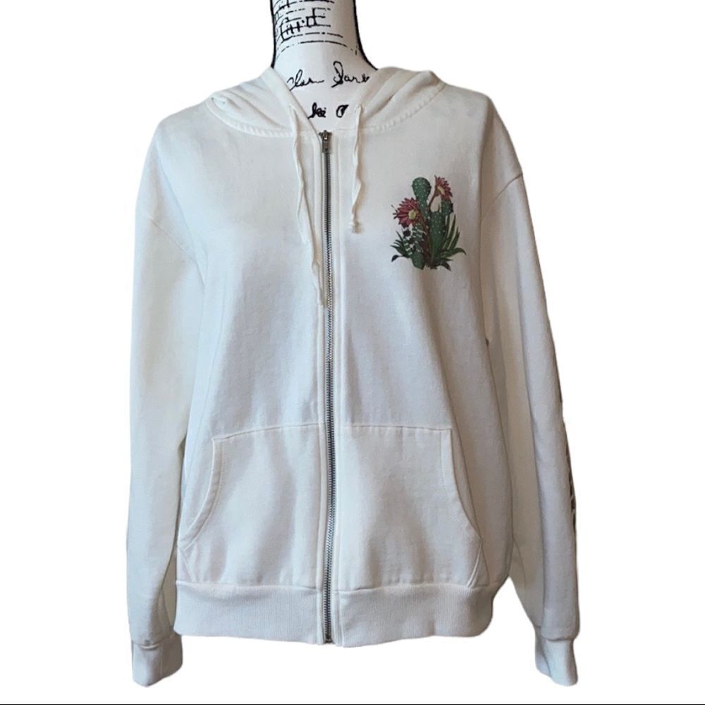 Social Scene Off White Desert Theme Women’s Hoodie Size Large